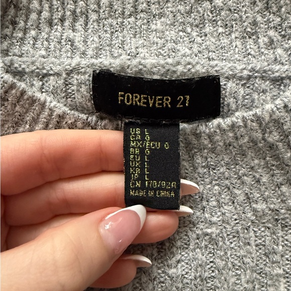 Grey striped mock neck cropped sweater - Picture 3 of 3